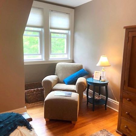 Cottage On Caledonia Bed & Breakfast Stratford Bagian luar foto