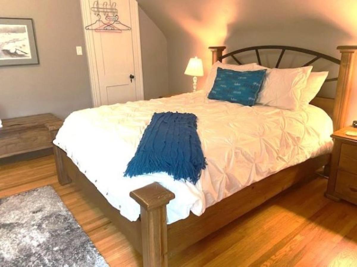 Cottage On Caledonia Bed & Breakfast Stratford Bagian luar foto