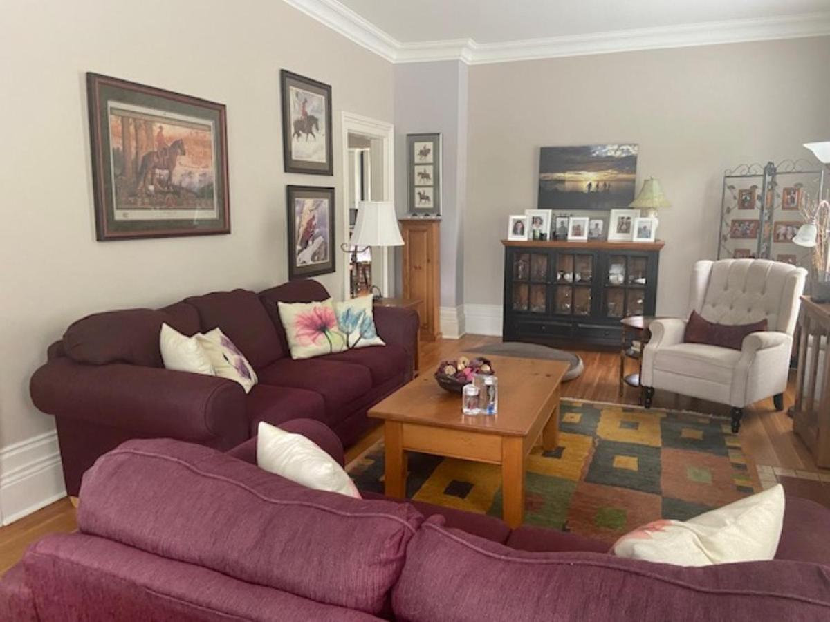Cottage On Caledonia Bed & Breakfast Stratford Bagian luar foto